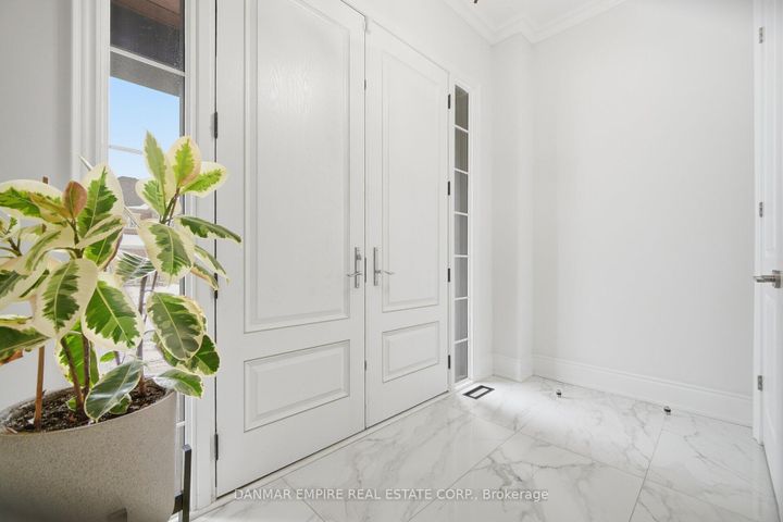 Photo 3 at 14 Woodgate Pines Drive, Kleinburg, Vaughan