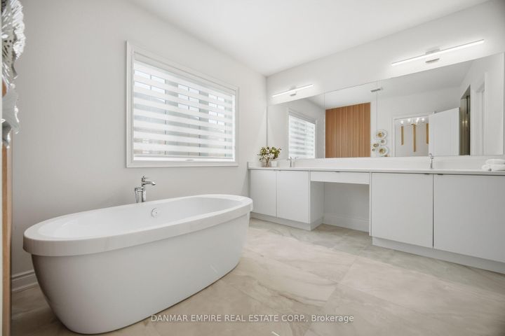 Photo 27 at 14 Woodgate Pines Drive, Kleinburg, Vaughan