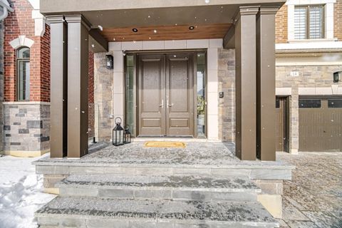 Photo 2 at 14 Woodgate Pines Drive, Kleinburg, Vaughan