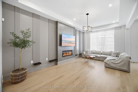 Photo 9 at 14 Woodgate Pines Drive, Kleinburg, Vaughan