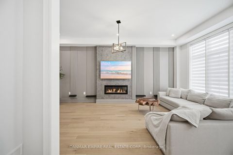 Photo 10 at 14 Woodgate Pines Drive, Kleinburg, Vaughan