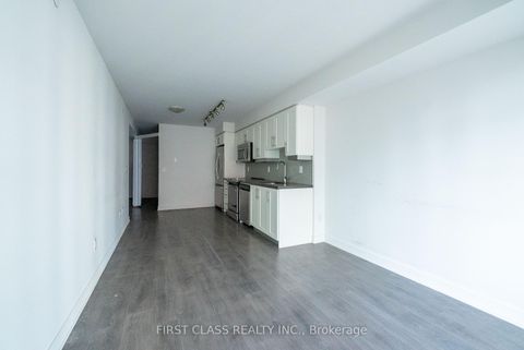 Photo 10 at 1022 - 525 Adelaide Street W, Waterfront Communities C1, Toronto