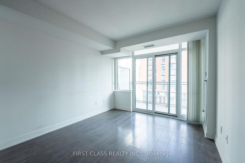 Photo 11 at 1022 - 525 Adelaide Street W, Waterfront Communities C1, Toronto