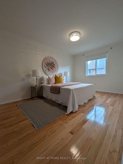 Photo 8 at 158 Hollywood hill Circle, Vellore Village, Vaughan