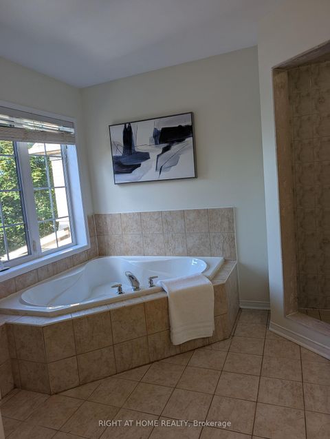 Photo 17 at 158 Hollywood hill Circle, Vellore Village, Vaughan