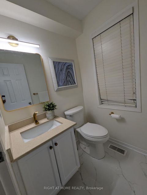 Photo 21 at 158 Hollywood hill Circle, Vellore Village, Vaughan