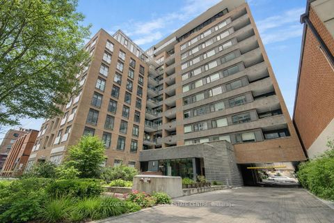 Photo 1 at 802 - 400 Wellington Street W, Waterfront Communities C1, Toronto