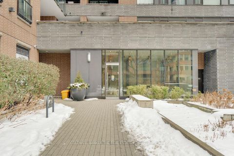 Photo 3 at 802 - 400 Wellington Street W, Waterfront Communities C1, Toronto