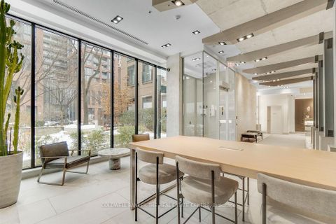 Photo 5 at 802 - 400 Wellington Street W, Waterfront Communities C1, Toronto