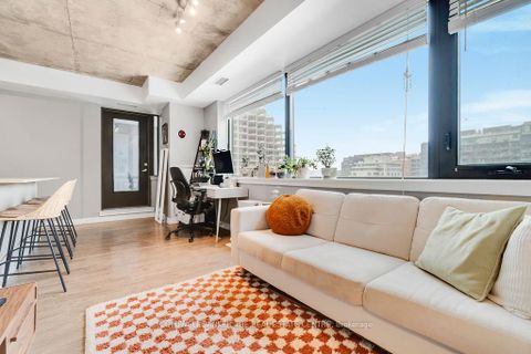 Photo 17 at 802 - 400 Wellington Street W, Waterfront Communities C1, Toronto