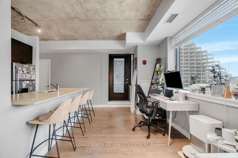 Photo 18 at 802 - 400 Wellington Street W, Waterfront Communities C1, Toronto