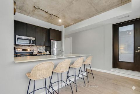 Photo 19 at 802 - 400 Wellington Street W, Waterfront Communities C1, Toronto