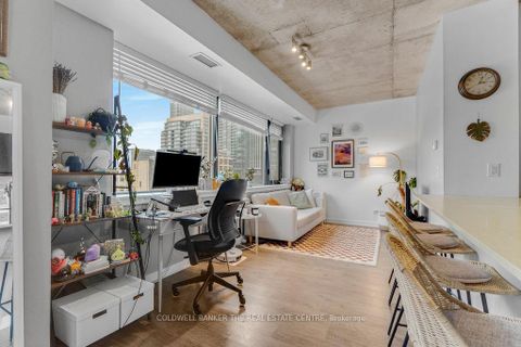 Photo 21 at 802 - 400 Wellington Street W, Waterfront Communities C1, Toronto