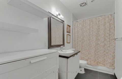 Photo 28 at 802 - 400 Wellington Street W, Waterfront Communities C1, Toronto