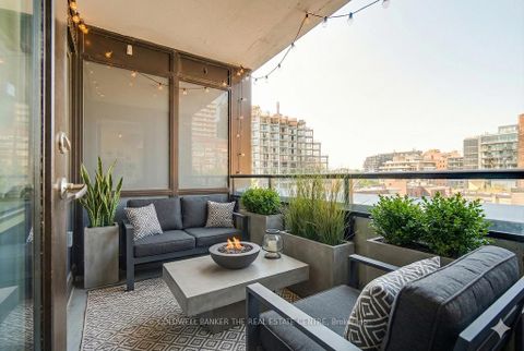 Photo 31 at 802 - 400 Wellington Street W, Waterfront Communities C1, Toronto