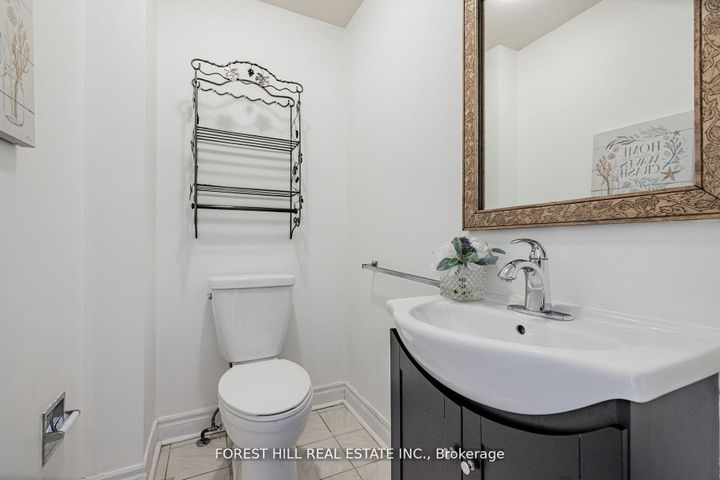 Photo 5 at 51 Briggs Avenue, Doncrest, Richmond Hill