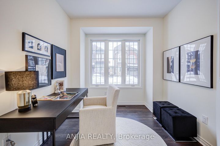 Photo 6 at 33 Ness Drive, Rural Richmond Hill, Richmond Hill