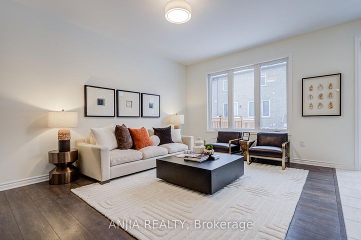 Photo 15 at 33 Ness Drive, Rural Richmond Hill, Richmond Hill