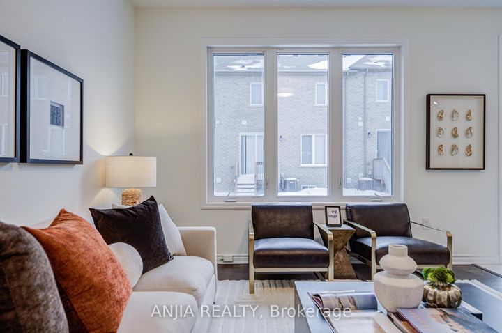 Photo 17 at 33 Ness Drive, Rural Richmond Hill, Richmond Hill