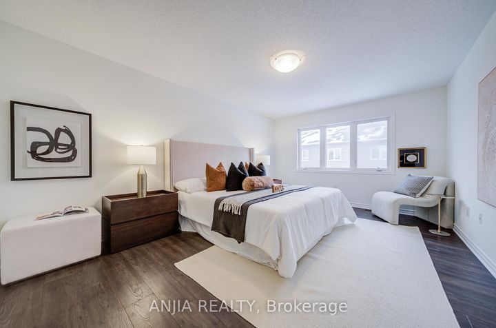 Photo 23 at 33 Ness Drive, Rural Richmond Hill, Richmond Hill