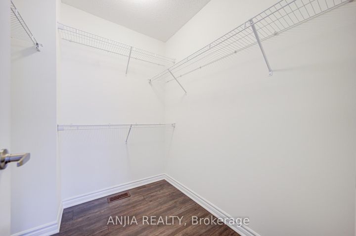 Photo 25 at 33 Ness Drive, Rural Richmond Hill, Richmond Hill