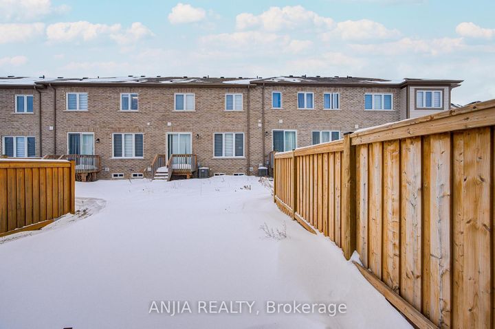 Photo 27 at 33 Ness Drive, Rural Richmond Hill, Richmond Hill