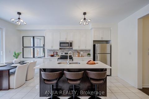 Photo 8 at 33 Ness Drive, Rural Richmond Hill, Richmond Hill