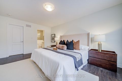 Photo 24 at 33 Ness Drive, Rural Richmond Hill, Richmond Hill