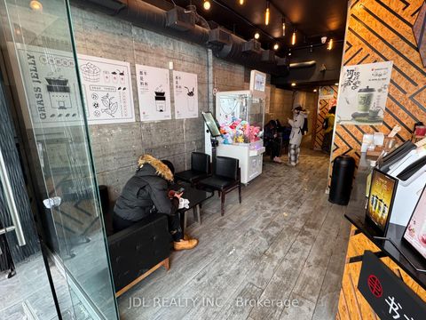 Photo 1 at 394 Spadina Avenue, Chinatown, Toronto