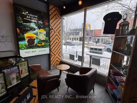 Photo 3 at 394 Spadina Avenue, Chinatown, Toronto