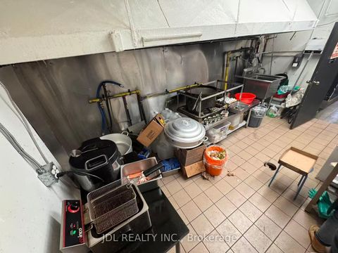 Photo 9 at 394 Spadina Avenue, Chinatown, Toronto