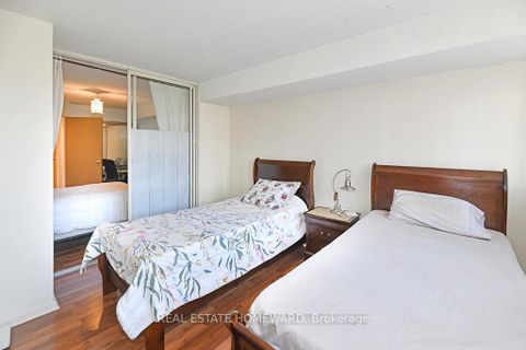 Photo 12 at 204 - 15 Maitland Place, South St. James Town, Toronto