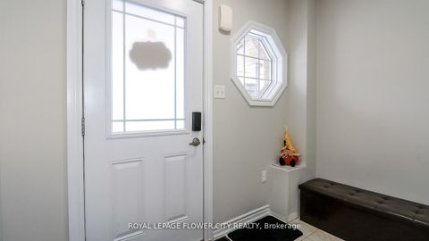 Photo 13 at 72 - 54 Southwoods Crescent, Holly, Barrie