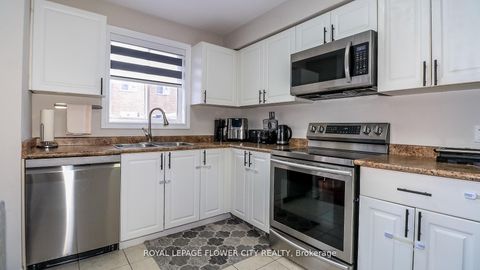 Photo 19 at 72 - 54 Southwoods Crescent, Holly, Barrie