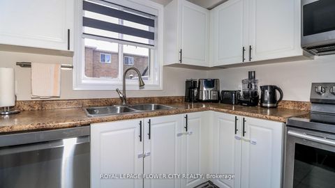 Photo 20 at 72 - 54 Southwoods Crescent, Holly, Barrie