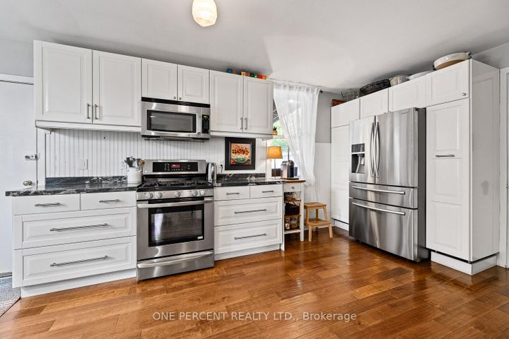 Photo 5 at 3 Bird Avenue, Downtown Brampton, Brampton