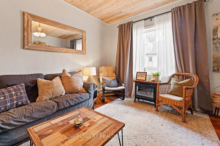 Photo 7 at 3 Bird Avenue, Downtown Brampton, Brampton