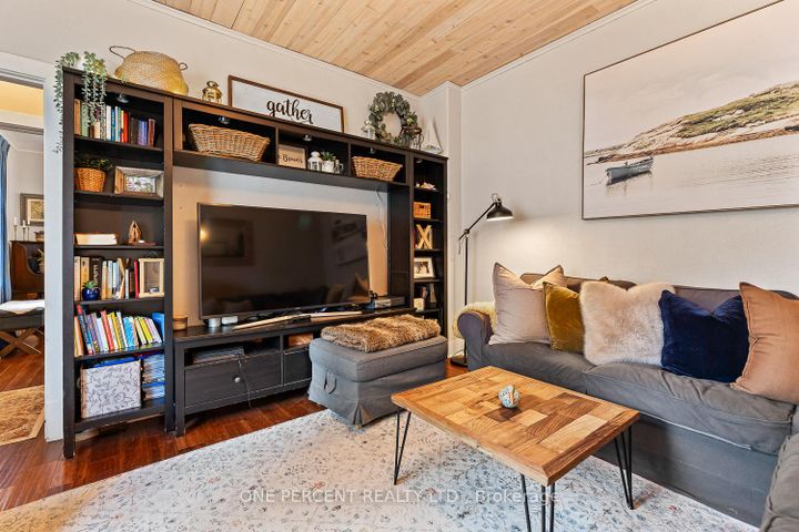 Photo 8 at 3 Bird Avenue, Downtown Brampton, Brampton