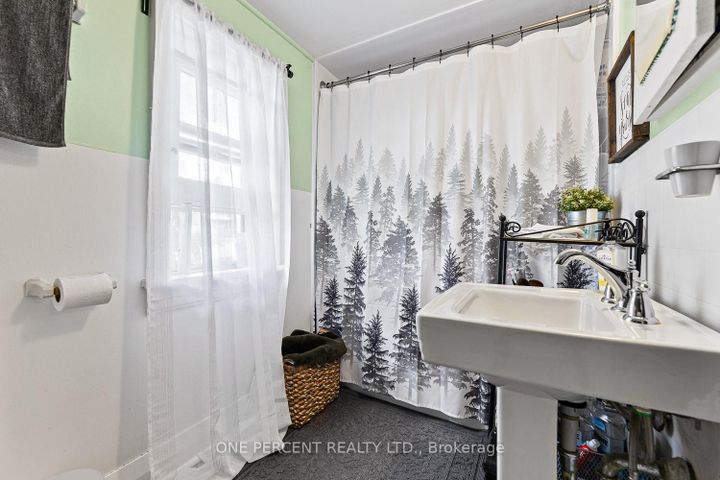 Photo 18 at 3 Bird Avenue, Downtown Brampton, Brampton