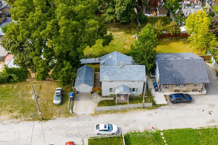 Photo 29 at 3 Bird Avenue, Downtown Brampton, Brampton