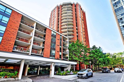 Photo 3 at 623 - 77 Maitland Place, South St. James Town, Toronto