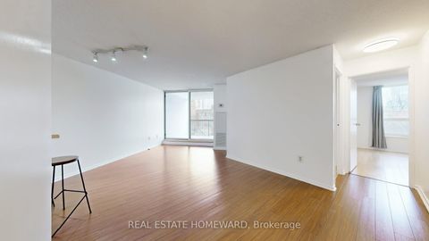 Photo 4 at 623 - 77 Maitland Place, South St. James Town, Toronto