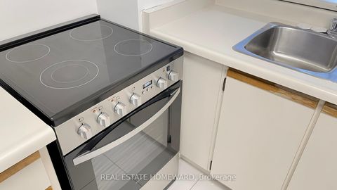 Photo 13 at 623 - 77 Maitland Place, South St. James Town, Toronto