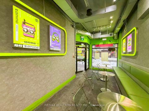 Photo 11 at 514 Yonge St Street, Bay Street Corridor, Toronto