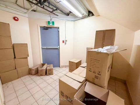 Photo 14 at 514 Yonge St Street, Bay Street Corridor, Toronto