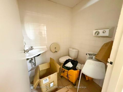 Photo 15 at 514 Yonge St Street, Bay Street Corridor, Toronto