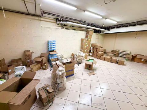 Photo 18 at 514 Yonge St Street, Bay Street Corridor, Toronto