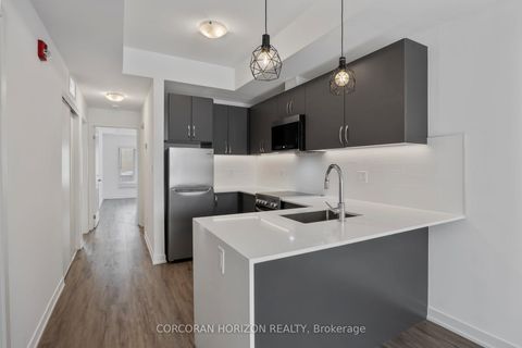 Photo 6 at 6 - 12 Marquette Avenue, Lawrence, Toronto