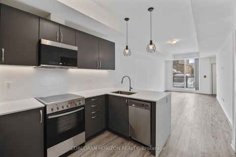 Photo 10 at 6 - 12 Marquette Avenue, Lawrence, Toronto