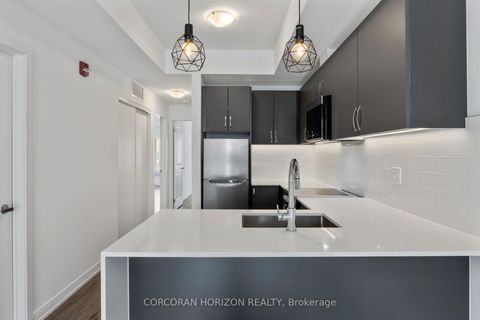 Photo 11 at 6 - 12 Marquette Avenue, Lawrence, Toronto